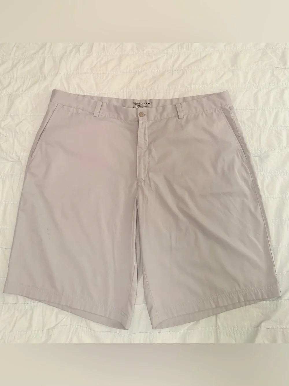 Nike Men's Light Gray Flat-Front Golf Shorts